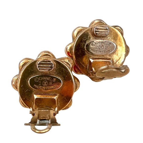 *SOLD* AUTHENTIC Vintage CHANEL Red And Gold Logo CC Clip-on Earrings - Picture 4 of 6